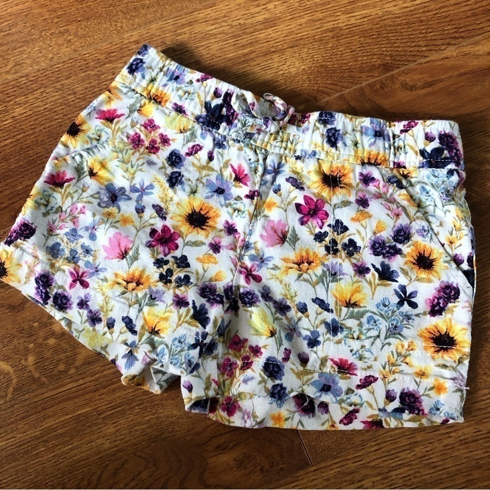 Old Navy Linen Blend Floral shorts with Functional Drawstring in size XS(5)